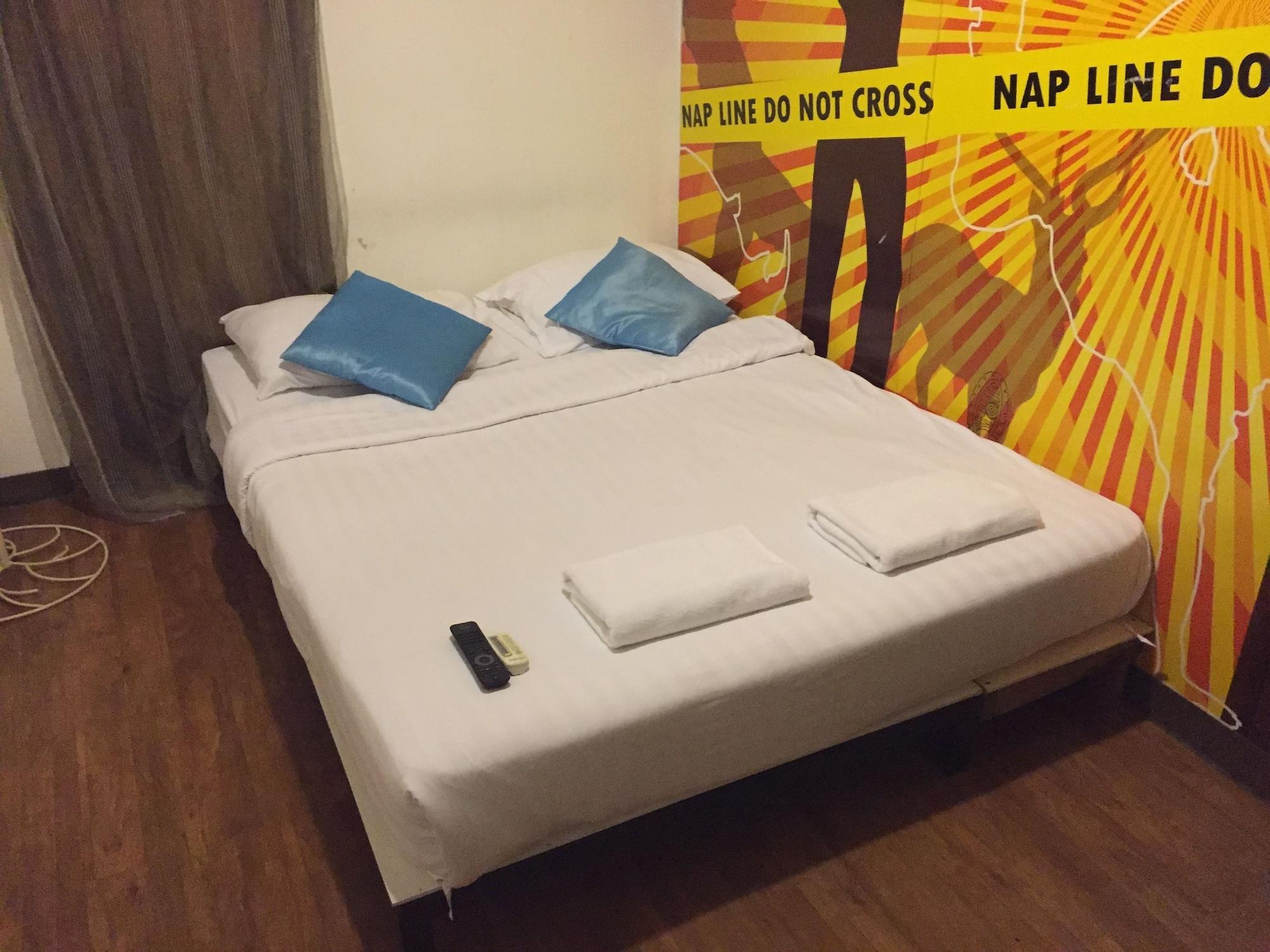 Take A Nap Hostel Банкок Екстериор снимка